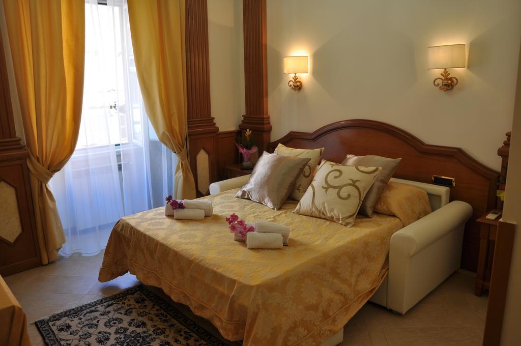 Rome Imperial Crown Apartment Bagian luar foto